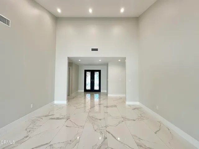 $5,400 | 10462 Yarmouth Avenue, Granada Hills, CA 91344