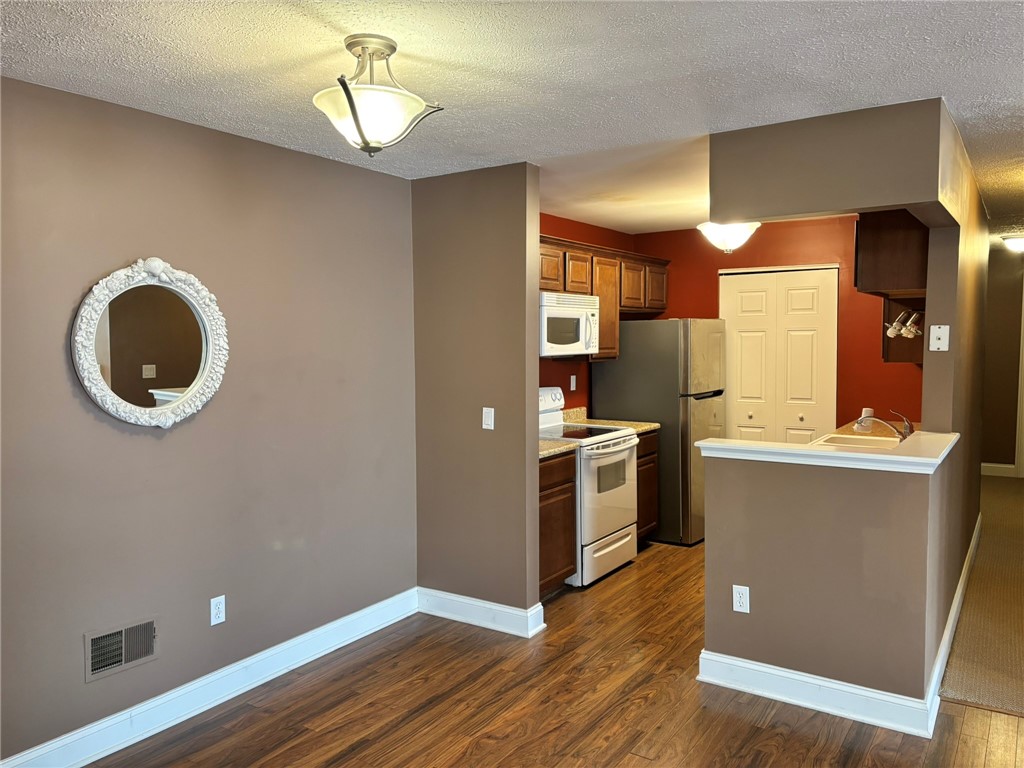 270 Latta Road, Unit UN225 Rochester, NY 14612 - Photo 3 of 18