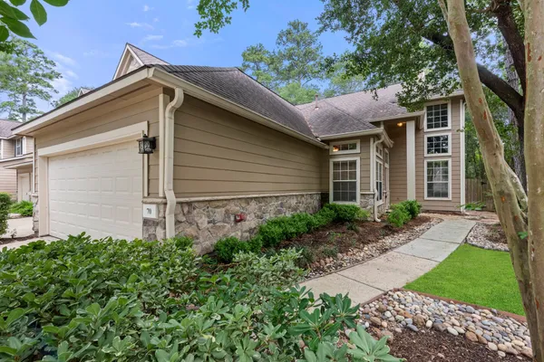 $2,600 | 70 Harvest Wind Place, The Woodlands, TX 77382