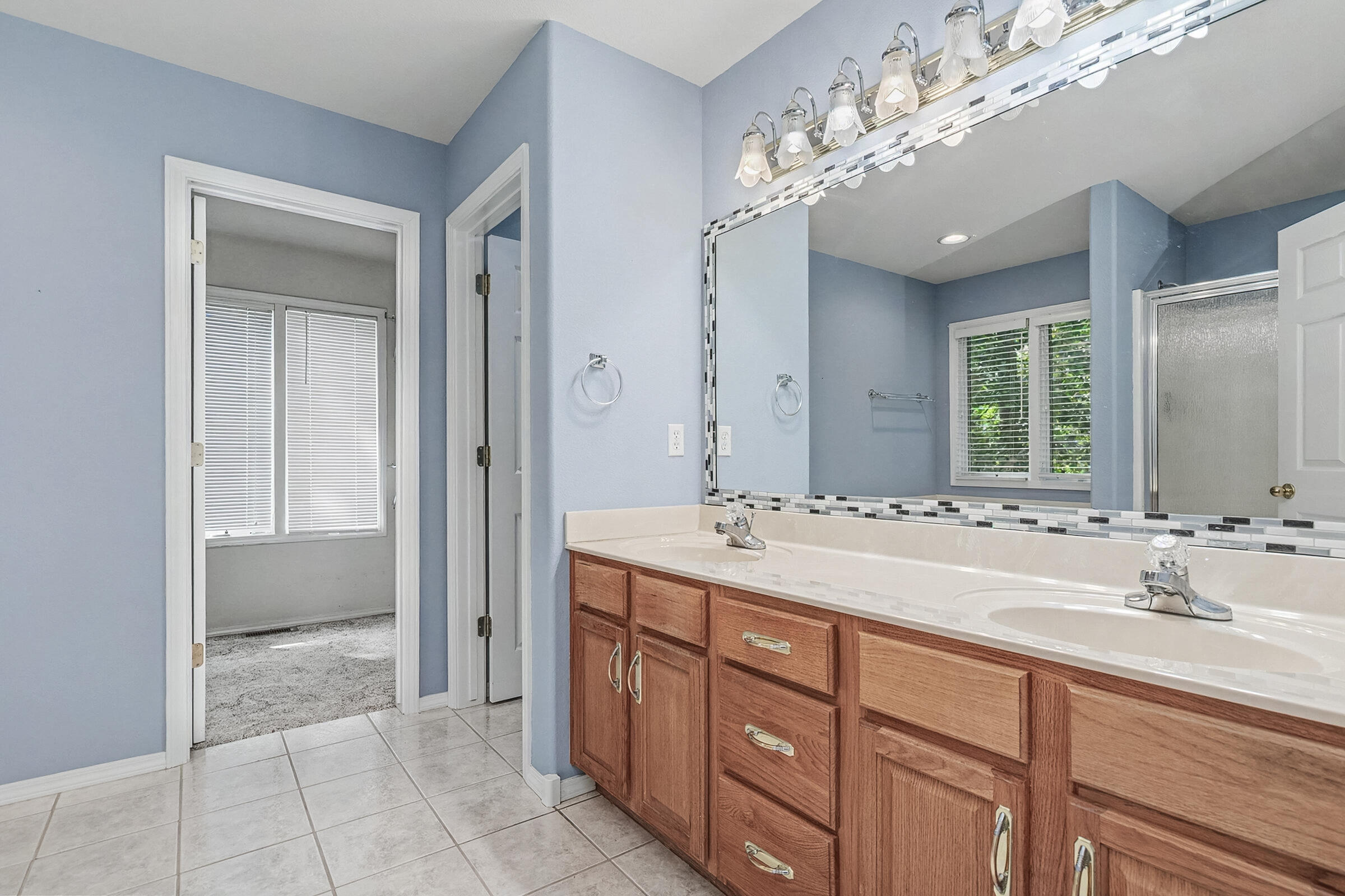 1006 Silvercrest Place Reeds Spring, MO 65737 - Photo 20 of 49 Dual Vanity