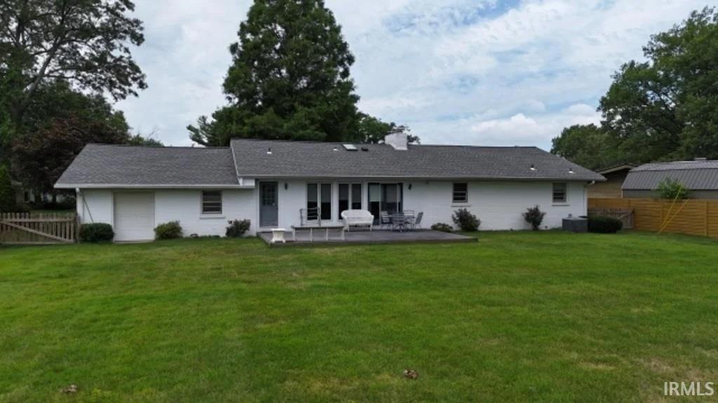 720 South Meadow Road Evansville, IN 47714 - Photo 2 of 3 Gallery Image 2