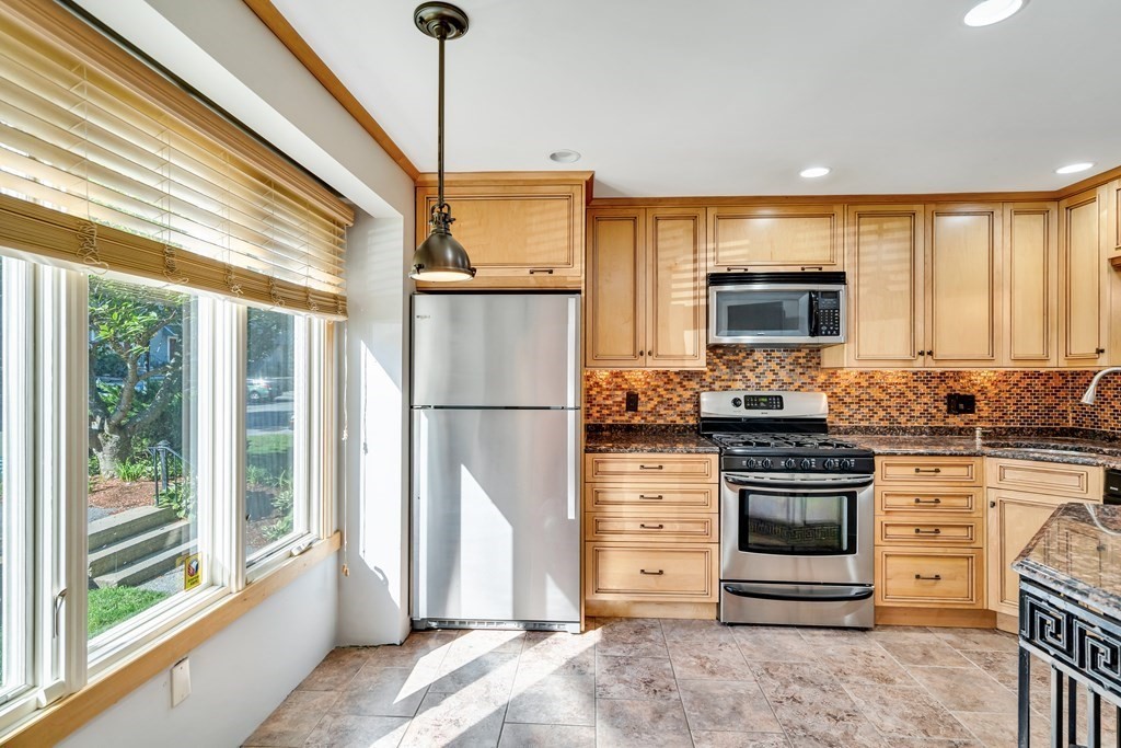 2 Deer Path, Unit 1 Maynard, MA 01754 - Photo 2 of 31 Gallery Image 2