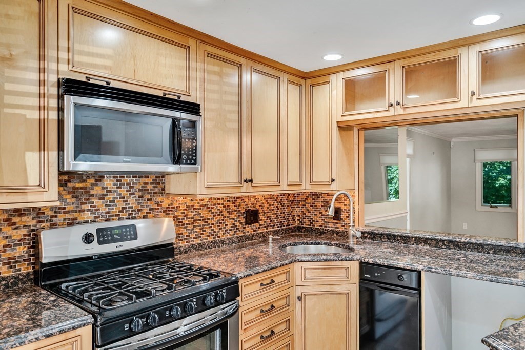 2 Deer Path, Unit 1 Maynard, MA 01754 - Photo 4 of 31 Gallery Image 4