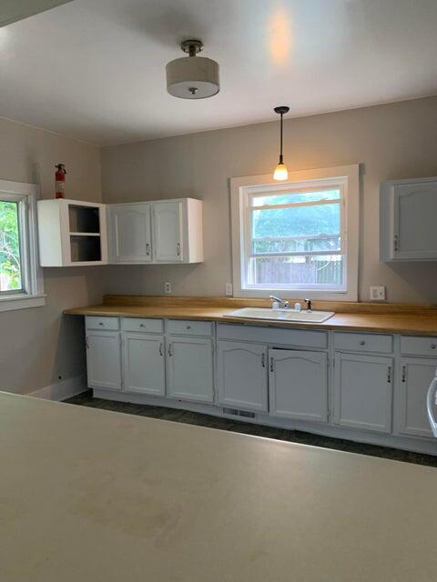 754 Olympia Street Southwest Grand Rapids, MI 49503 - Photo 13 of 19 living11