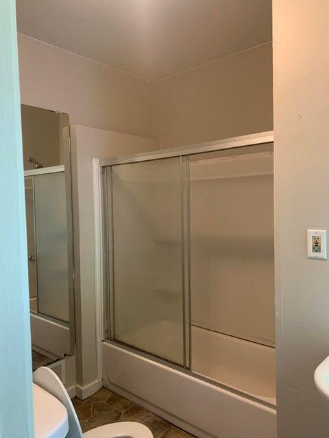 754 Olympia Street Southwest Grand Rapids, MI 49503 - Photo 14 of 19 Bathroom