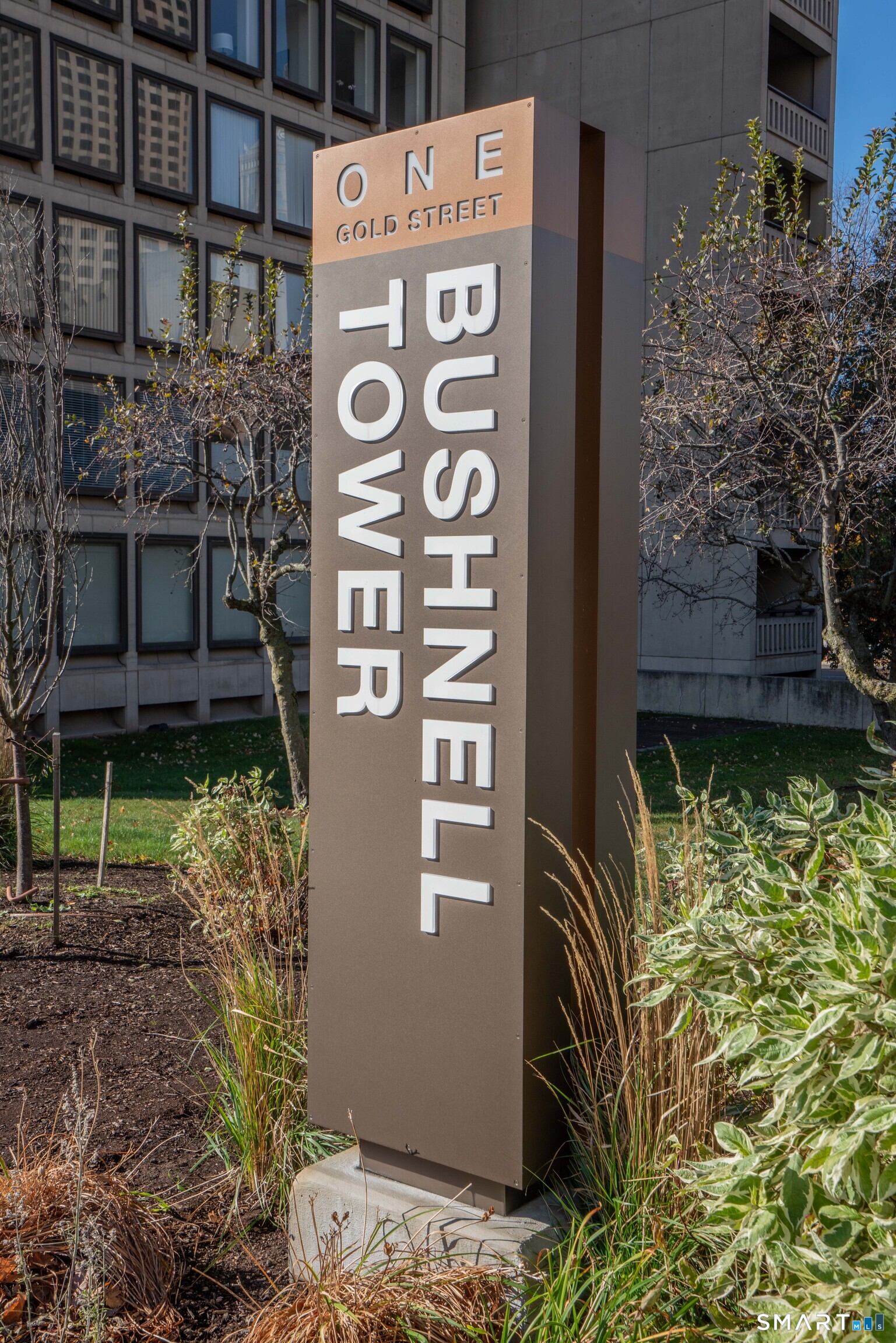 1 Gold Street, Unit 3D Hartford, CT 06103 - Photo 2 of 25 a sign on the side of a building