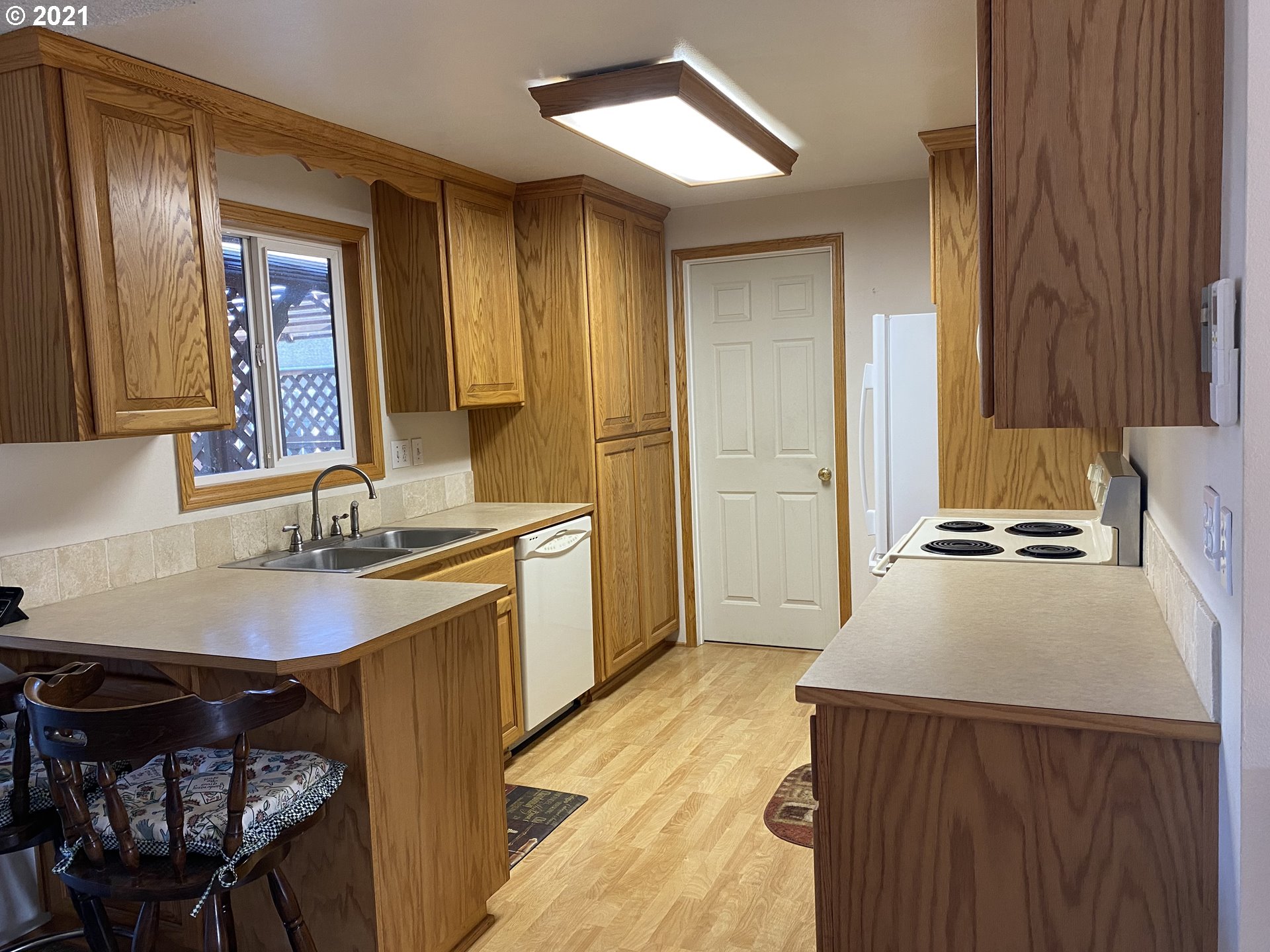 171 18th Street Springfield, OR 97477 - Photo 4 of 25