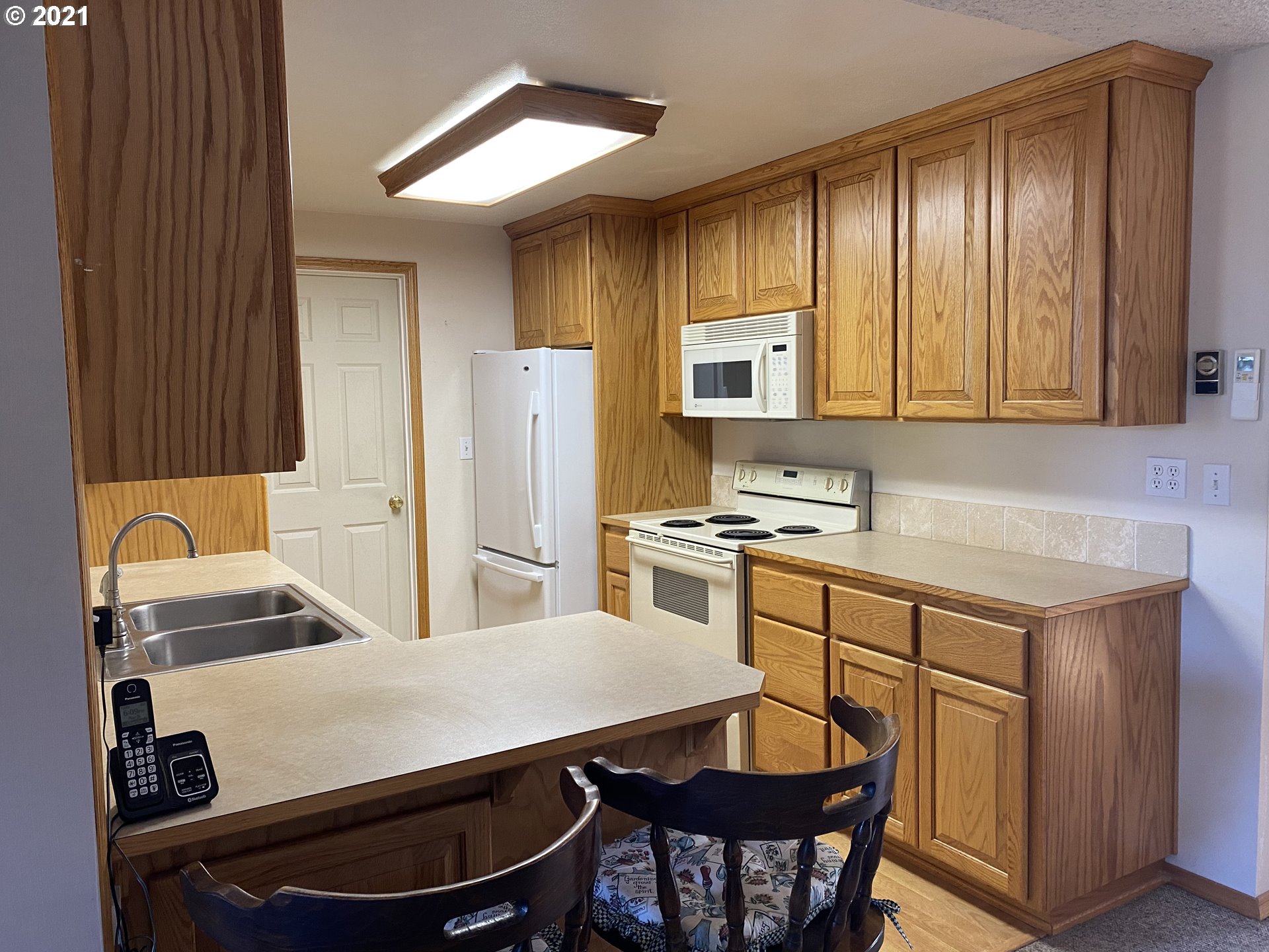 171 18th Street Springfield, OR 97477 - Photo 5 of 25