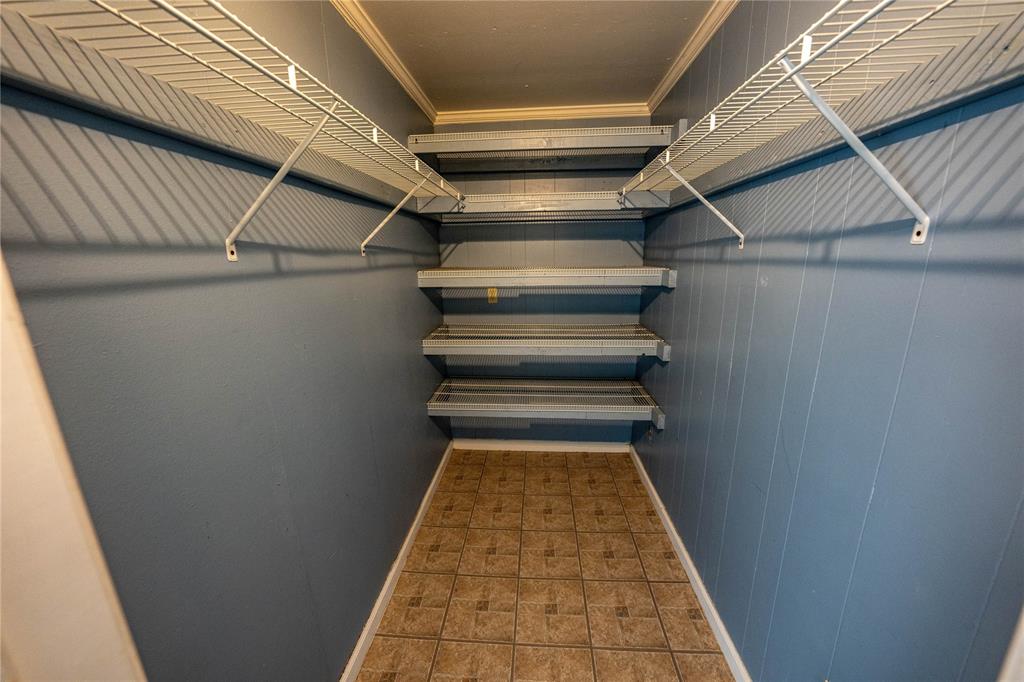 7341 Broadacres Road Shreveport, LA 71129 - Photo 3 of 23 a view of hallway with stairs
