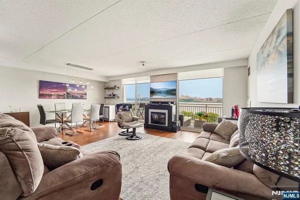 $729,000 | 1077 River Road, Unit 903, Edgewater, NJ 07020