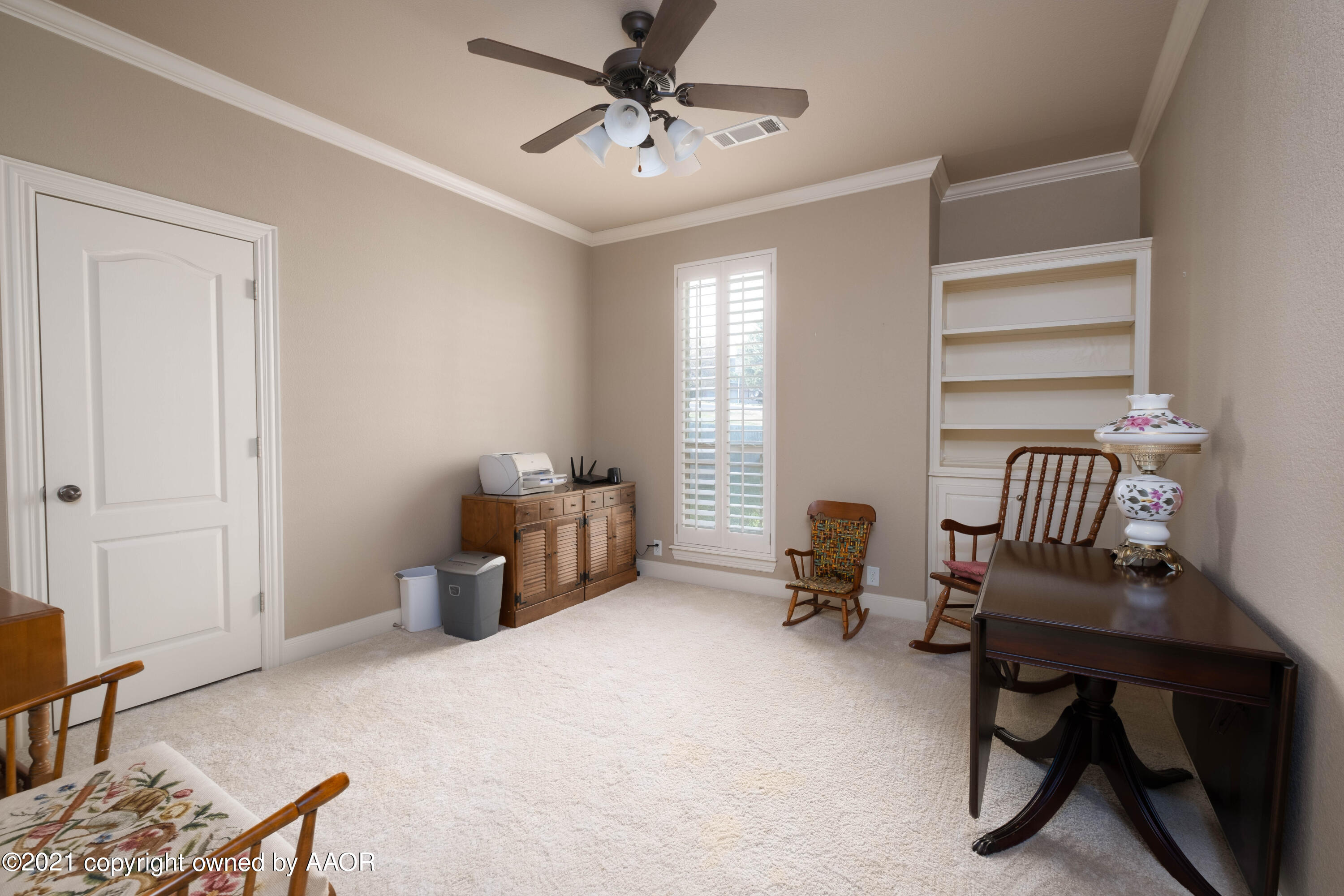 6607 Sumac Place Amarillo, TX 79124 - Photo 22 of 32 a room with furniture and a window