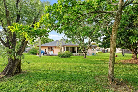 $575,000 | 113 Cordoba Circle, Royal Palm Beach, FL 33411