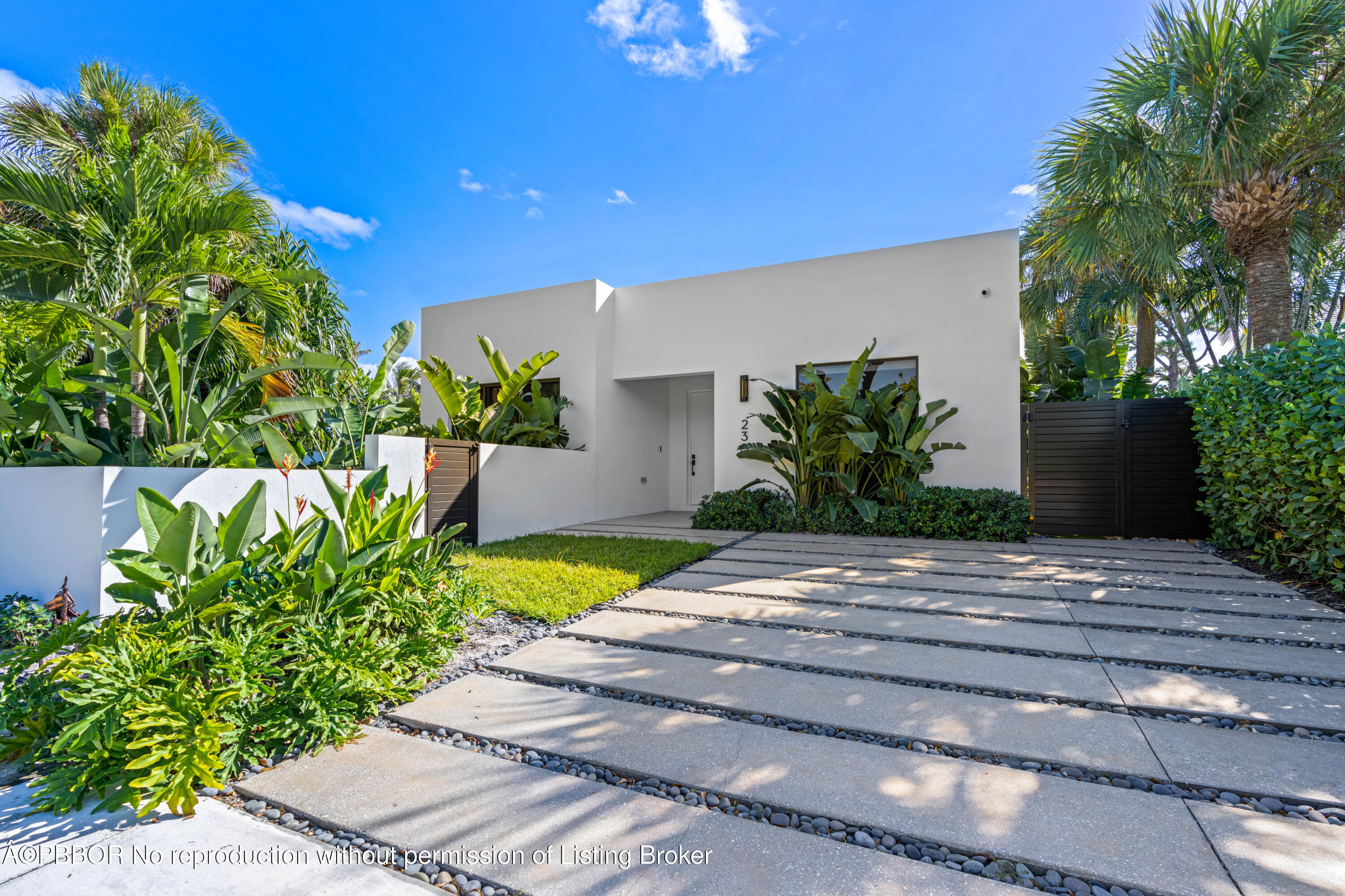230 Seville Road West Palm Beach, FL 33405 - Photo 24 of 25 a view of a backyard