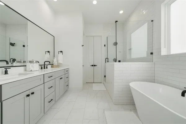 $4,600 | 1307 East 27th Street, Houston, TX 77009