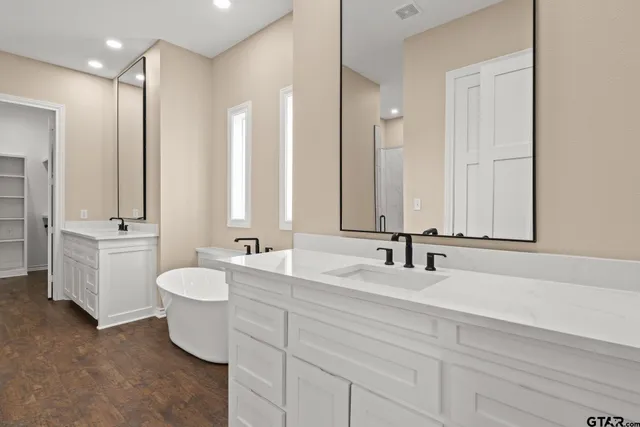 $664,500 | 1003 Stone Haven, Mount Pleasant, TX 75455