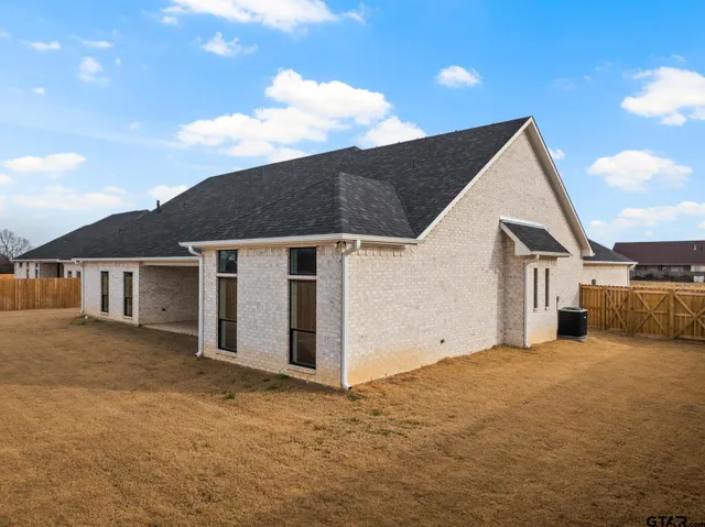 $664,500 | 1003 Stone Haven, Mount Pleasant, TX 75455