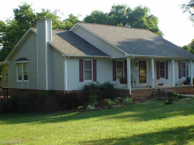 423 Barnes Road Winston-Salem, NC 27107 - Photo 1 of 3 Exterior Front.