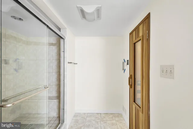 a view of a dinning table and chairs in patio
