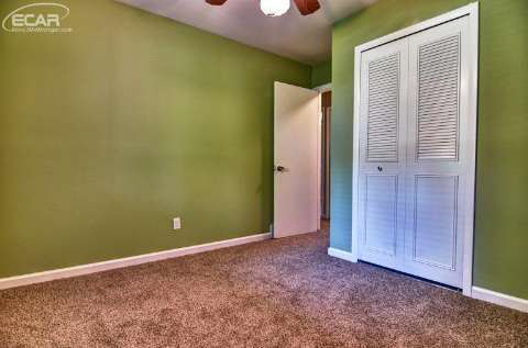 6497 Lapeer Road Burton, MI 48509 - Photo 17 of 39 20444937-16.JPG