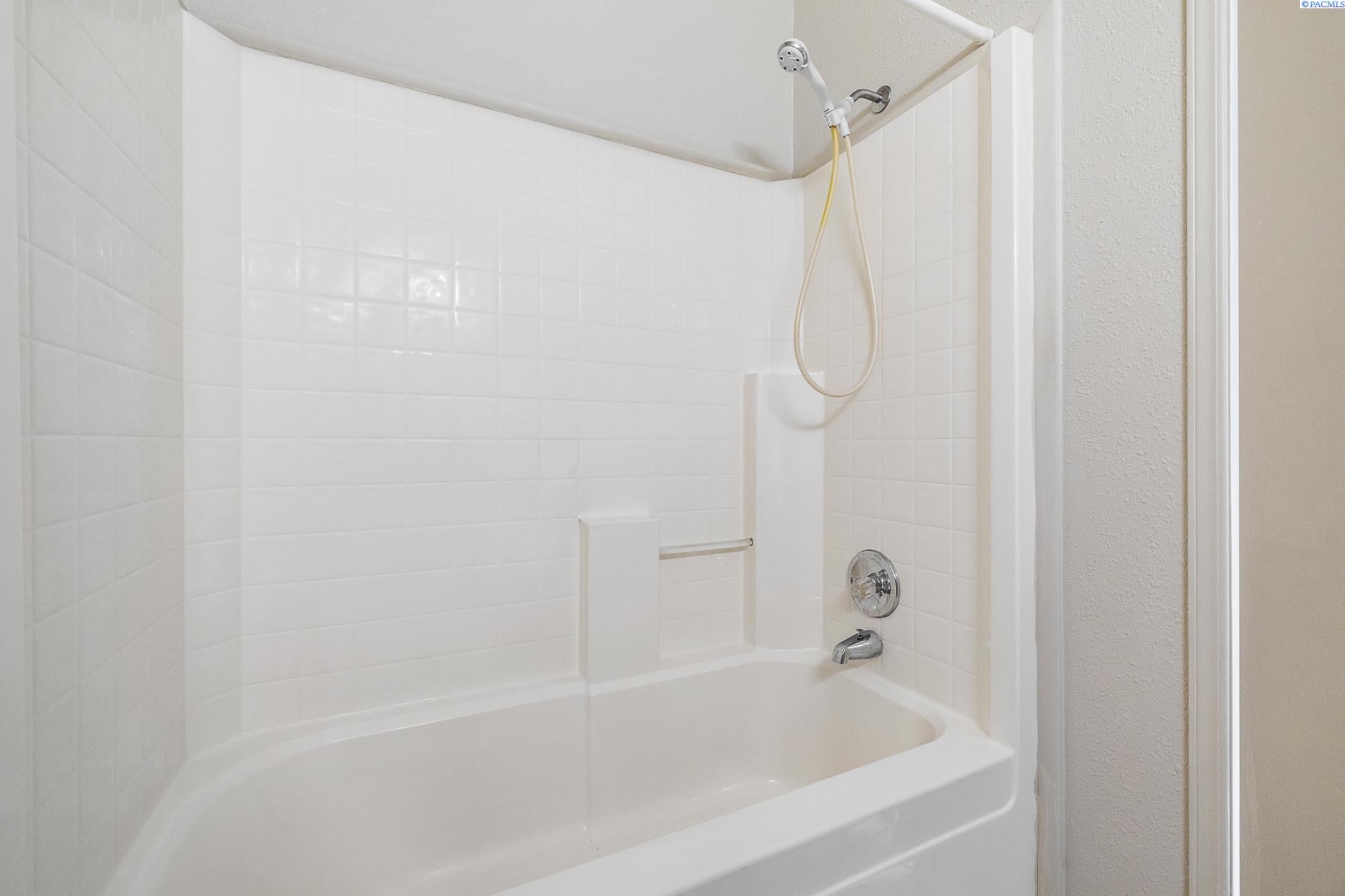 83 Ridgecliff Drive Richland, WA 99352 - Photo 21 of 28 Gallery Image 21
