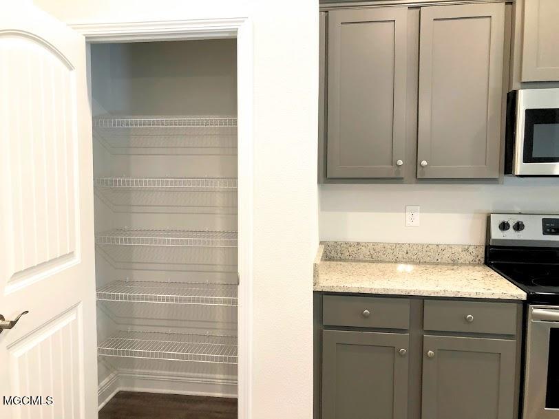 6227 Roxanne Way Biloxi, MS 39532 - Photo 11 of 33 Pantry