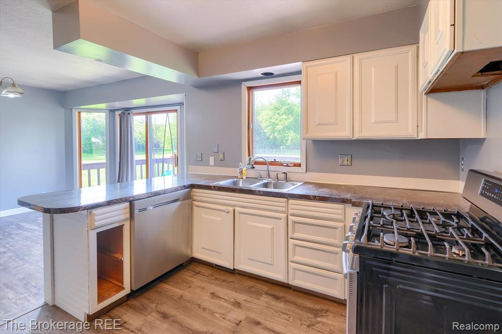 5495 East Coldwater Road Flint, MI 48506 - Photo 21 of 44