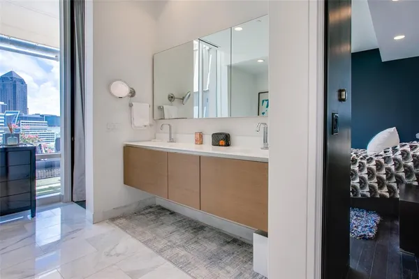 a view of walk in closet