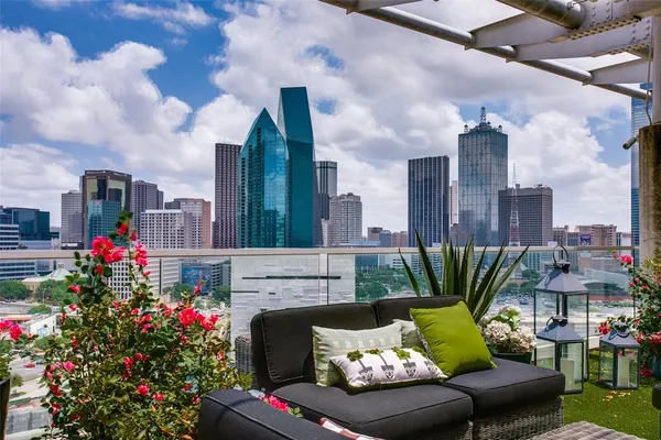 a view of yard with patio