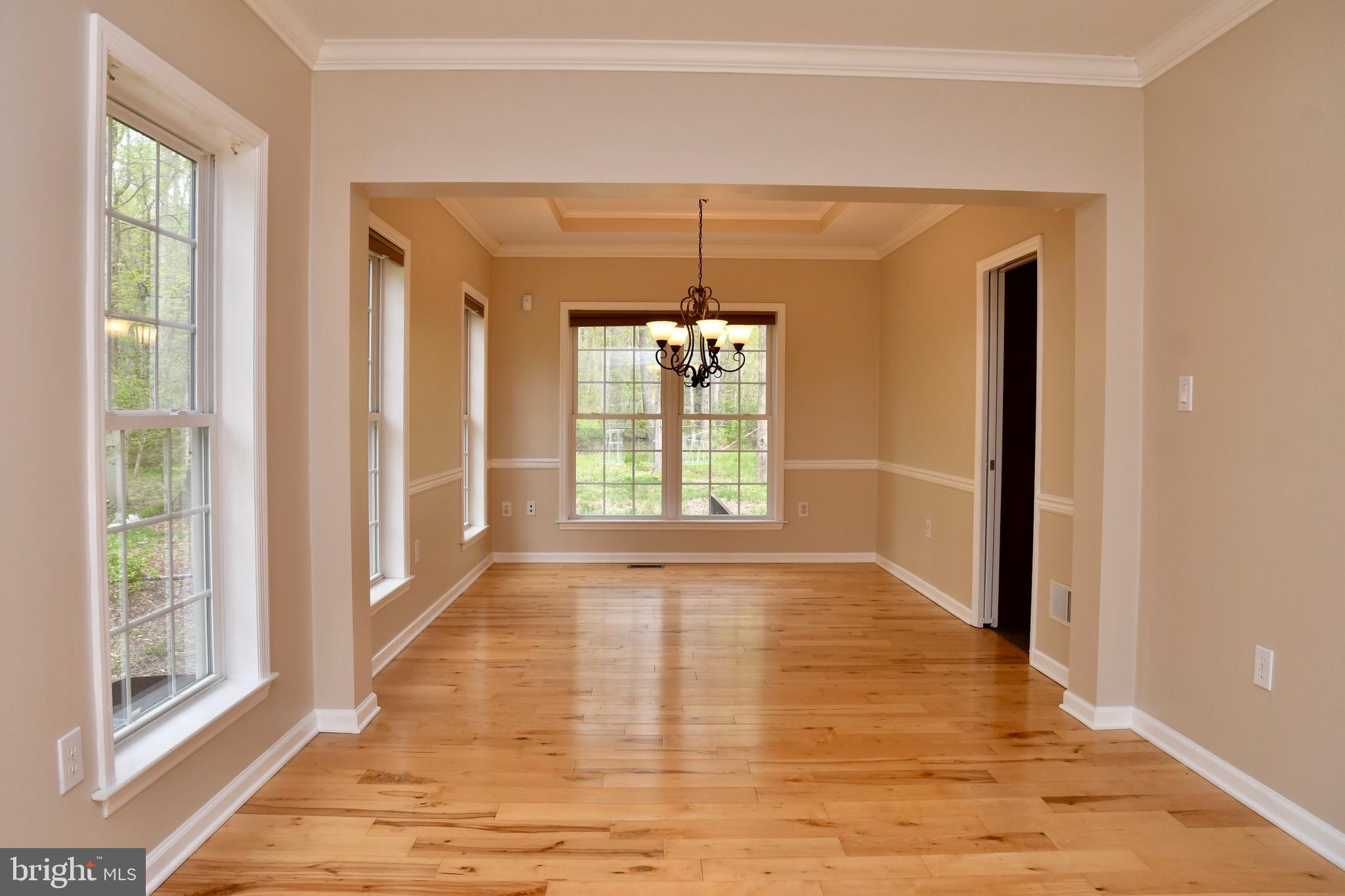 2138 Barrison Point Road Baltimore, MD 21221 - Photo 11 of 64 Living Room