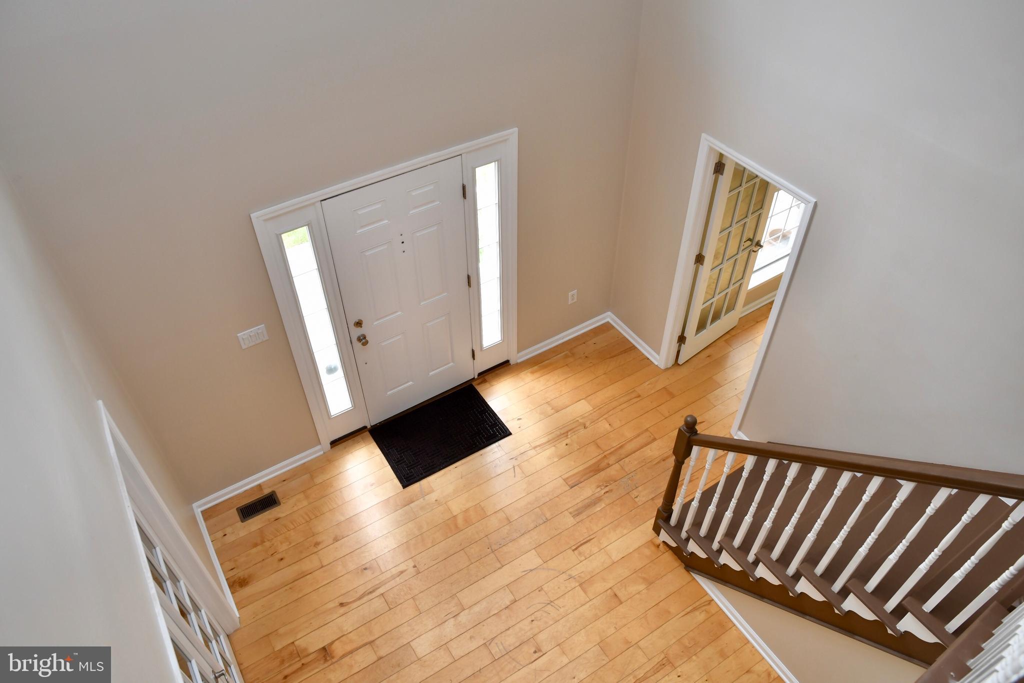 2138 Barrison Point Road Baltimore, MD 21221 - Photo 4 of 64 Foyer/Main Entrance