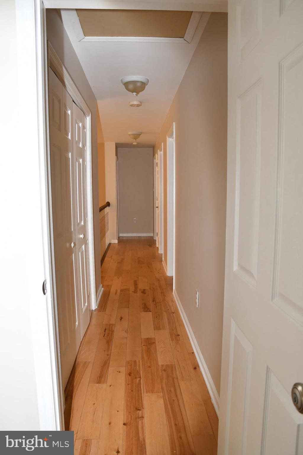 2138 Barrison Point Road Baltimore, MD 21221 - Photo 43 of 64 Upper Level Hallway