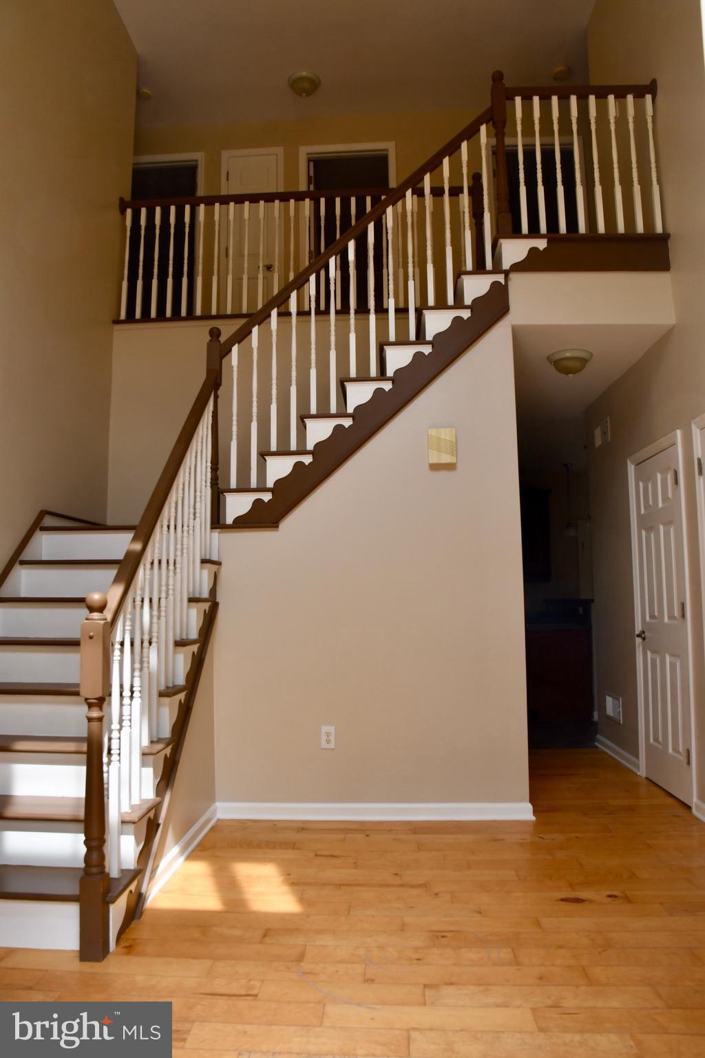 2138 Barrison Point Road Baltimore, MD 21221 - Photo 6 of 64 foyer/Stairwell