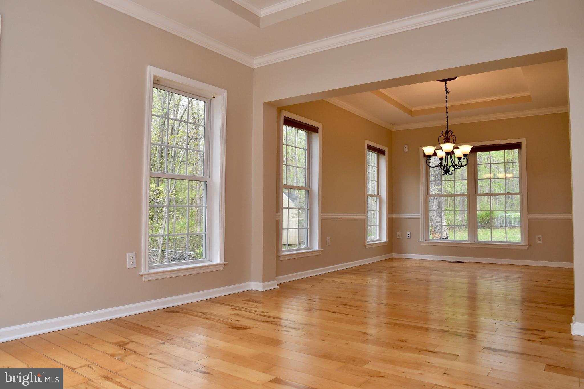 2138 Barrison Point Road Baltimore, MD 21221 - Photo 8 of 64 Living room