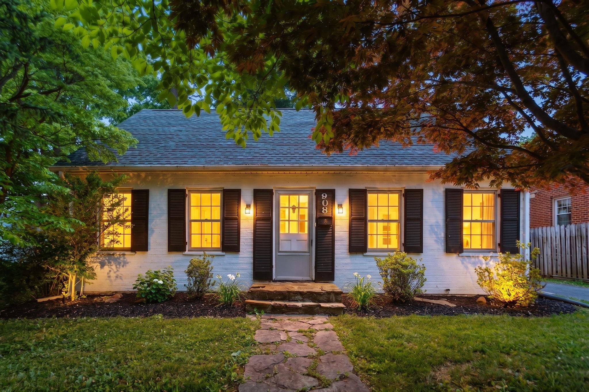 908 Lyndhurst Road Waynesboro, VA 22980 - Photo 1 of 33 Gallery Image 1