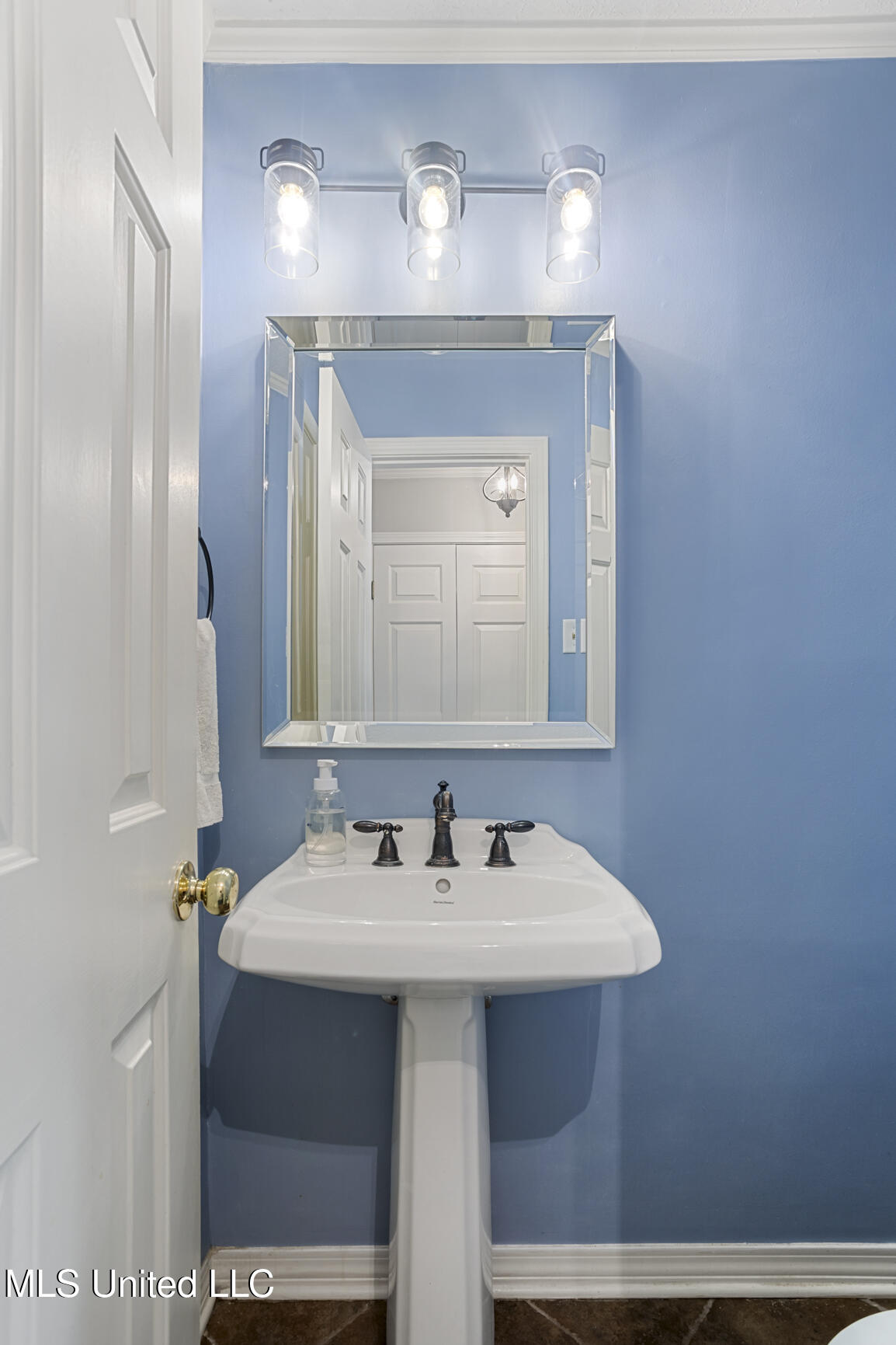 5325 River Thames Road Jackson, MS 39211 - Photo 30 of 36 5325 River Thames-15