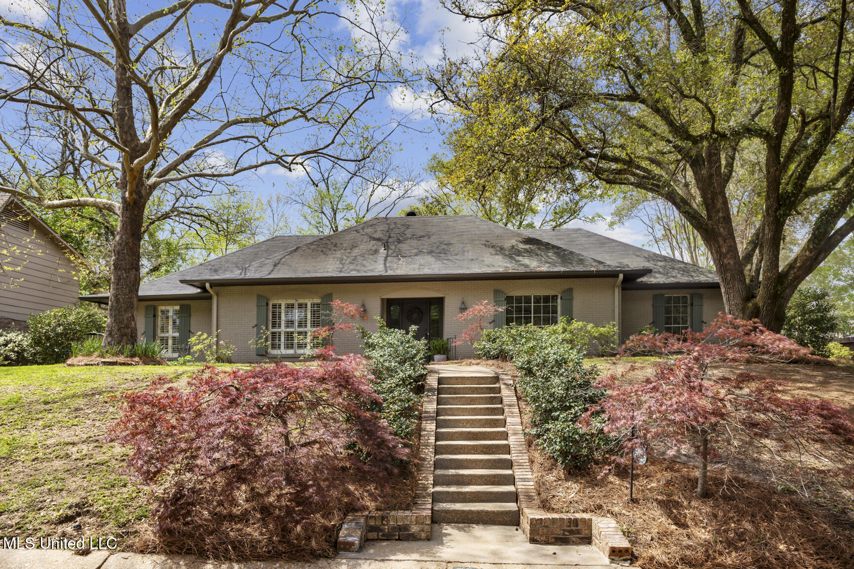 5325 River Thames Road Jackson, MS 39211 - Photo 3 of 36 5325 River Thames-2