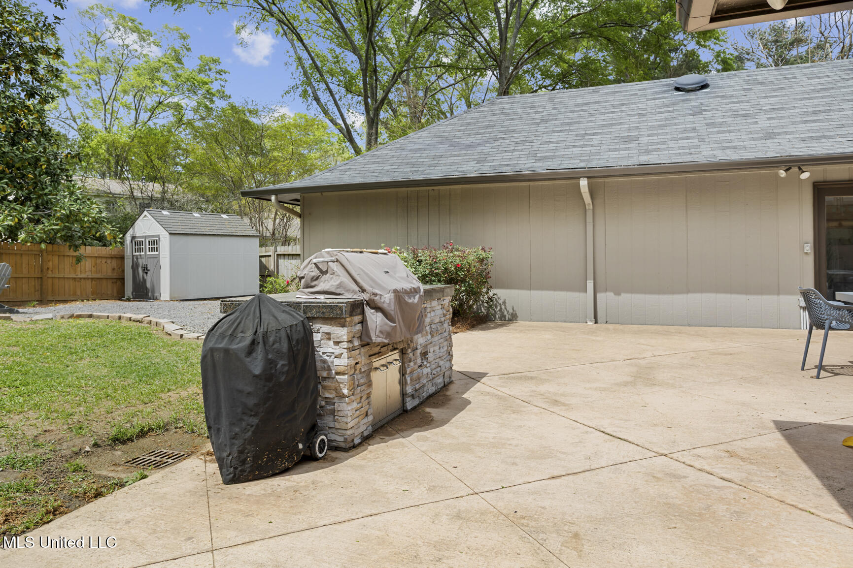 5325 River Thames Road Jackson, MS 39211 - Photo 33 of 36 5325 River Thames-28