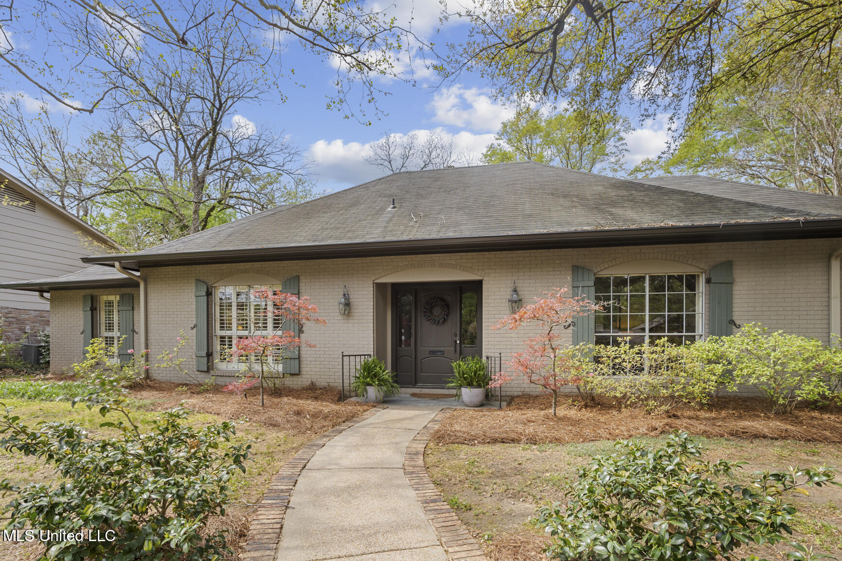 5325 River Thames Road Jackson, MS 39211 - Photo 4 of 36 5325 River Thames-4