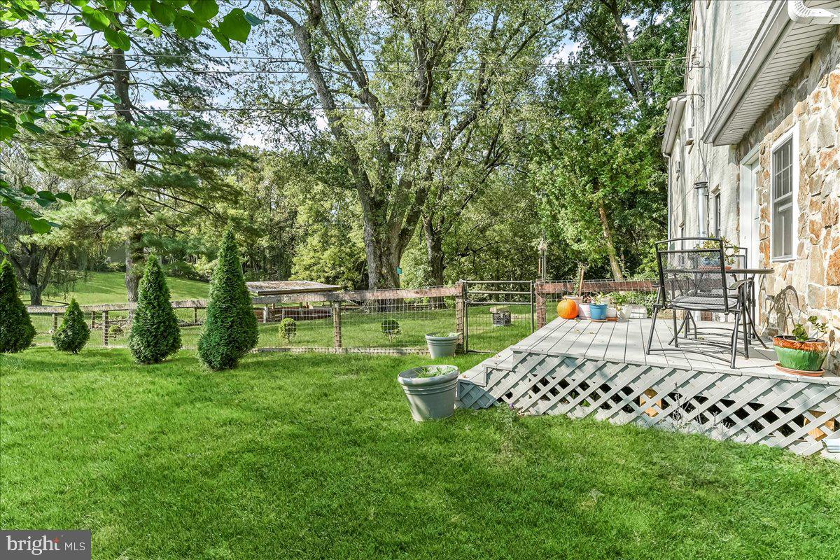 990 Chesterville Road Oxford, PA 19363 - Photo 33 of 47 a view of a park with large trees