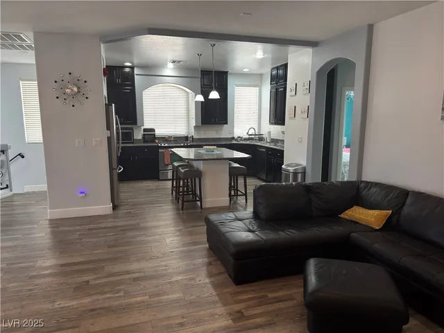 $2,350 | 6809 Treble Clef Avenue, Las Vegas, NV 89139