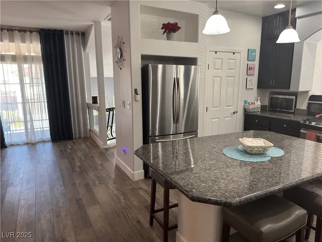 $2,350 | 6809 Treble Clef Avenue, Las Vegas, NV 89139