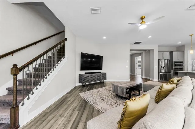 a view of entryway and hall