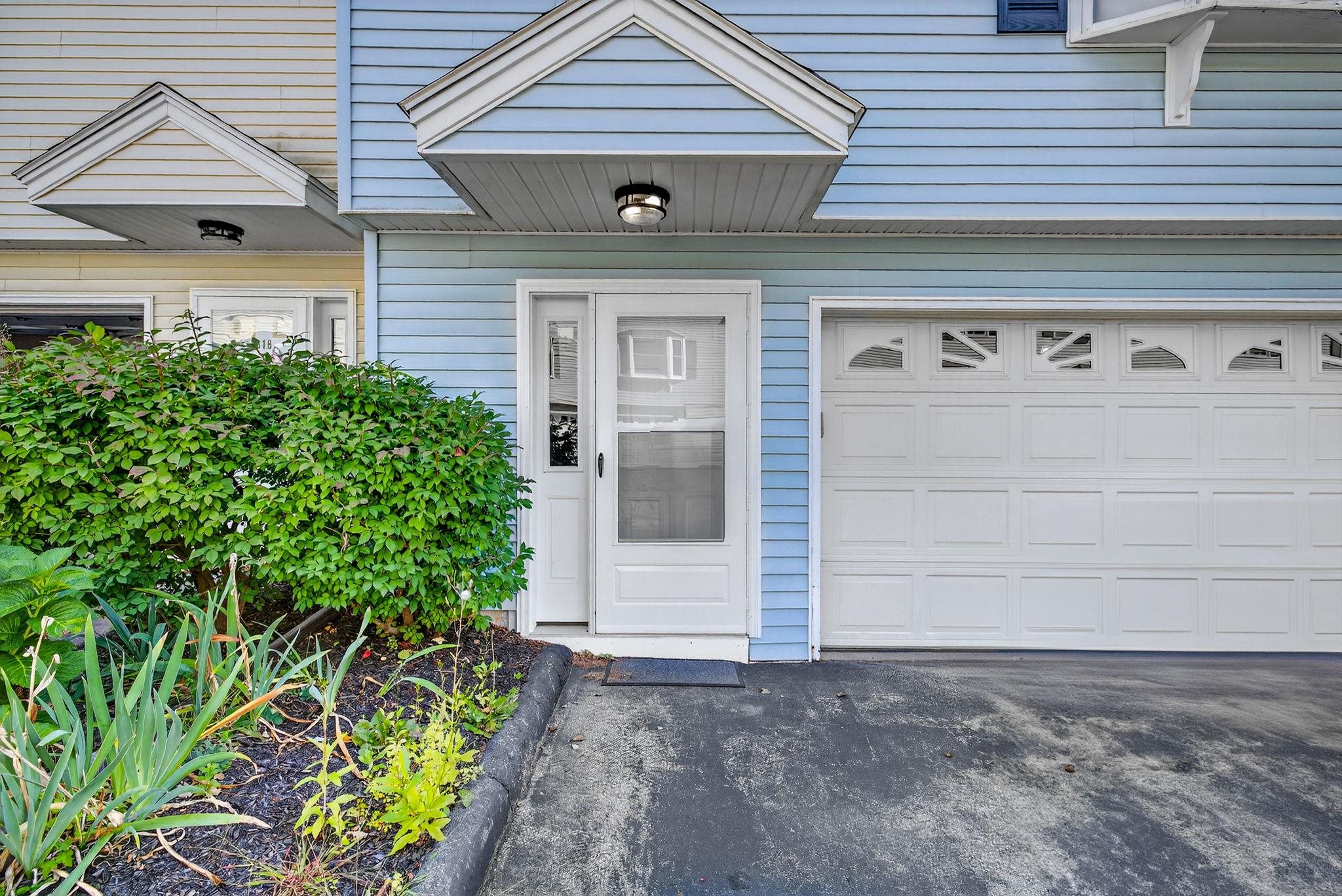 620 Hackett Hill Road Manchester, NH 03102 - Photo 2 of 35