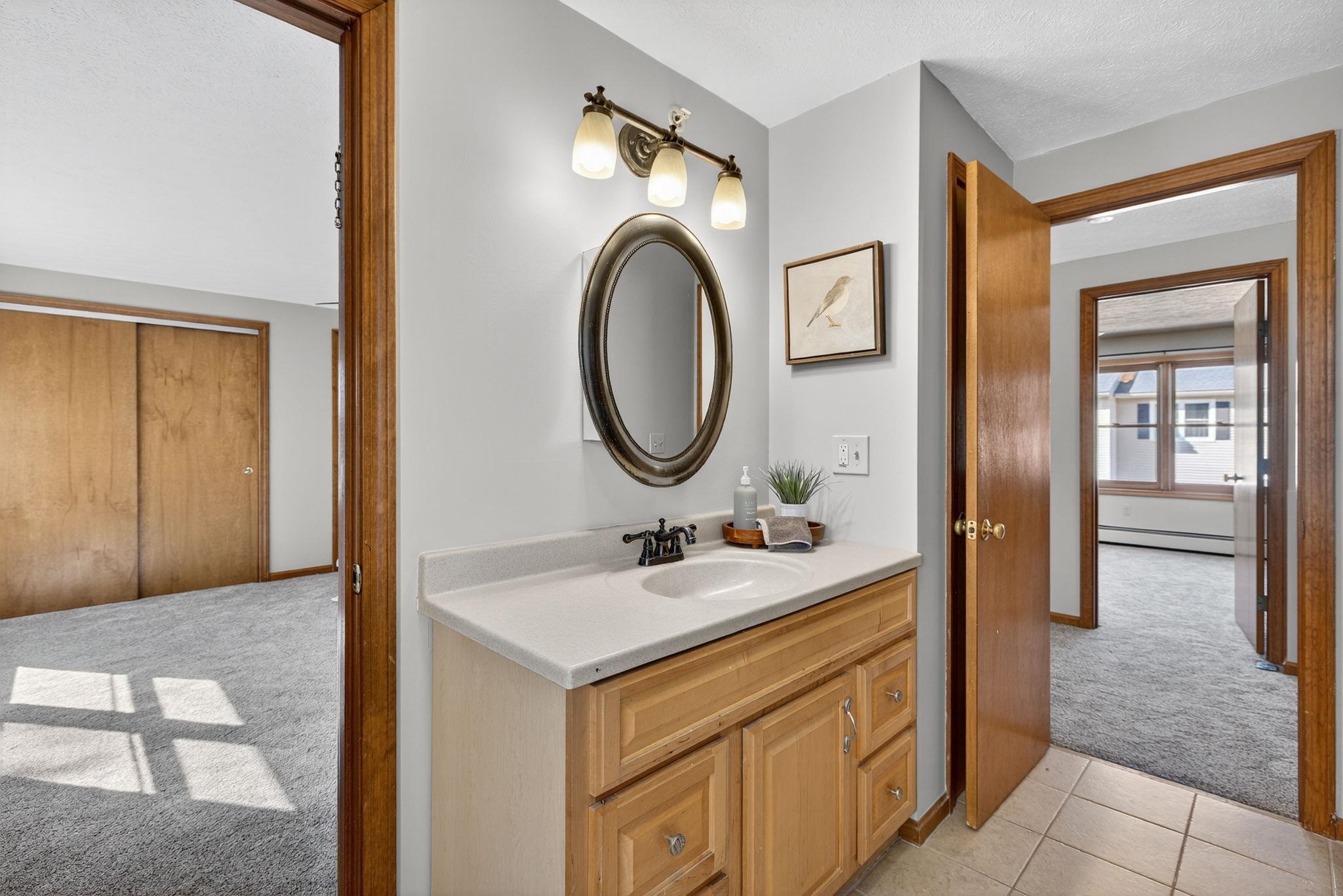 620 Hackett Hill Road Manchester, NH 03102 - Photo 21 of 35