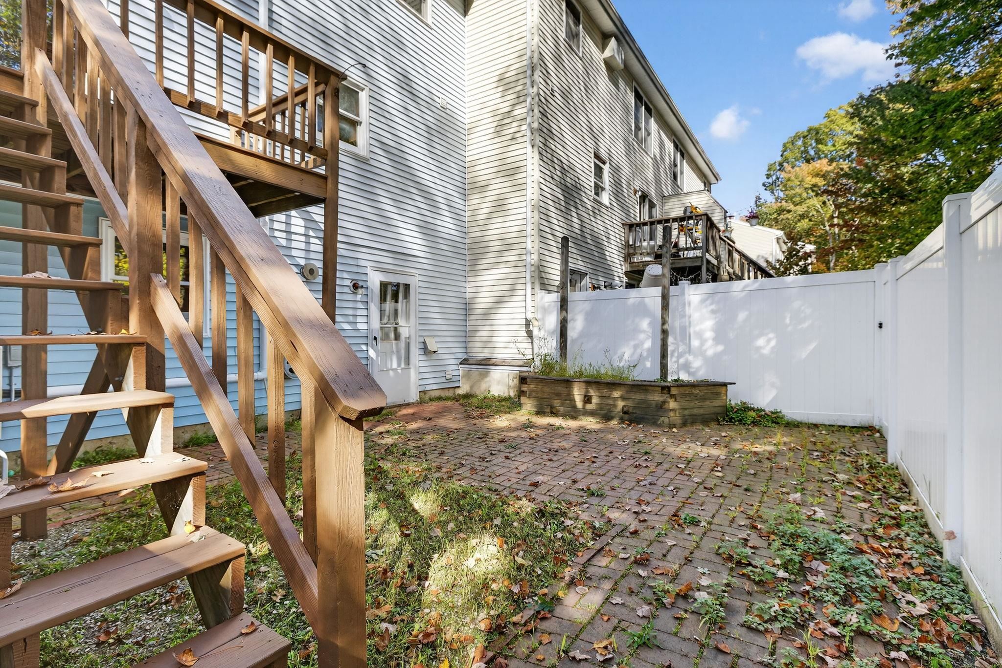 620 Hackett Hill Road Manchester, NH 03102 - Photo 30 of 35