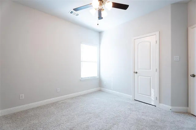 $2,500 | 310 Saltmeadow Lane, Red Oak, TX 75154