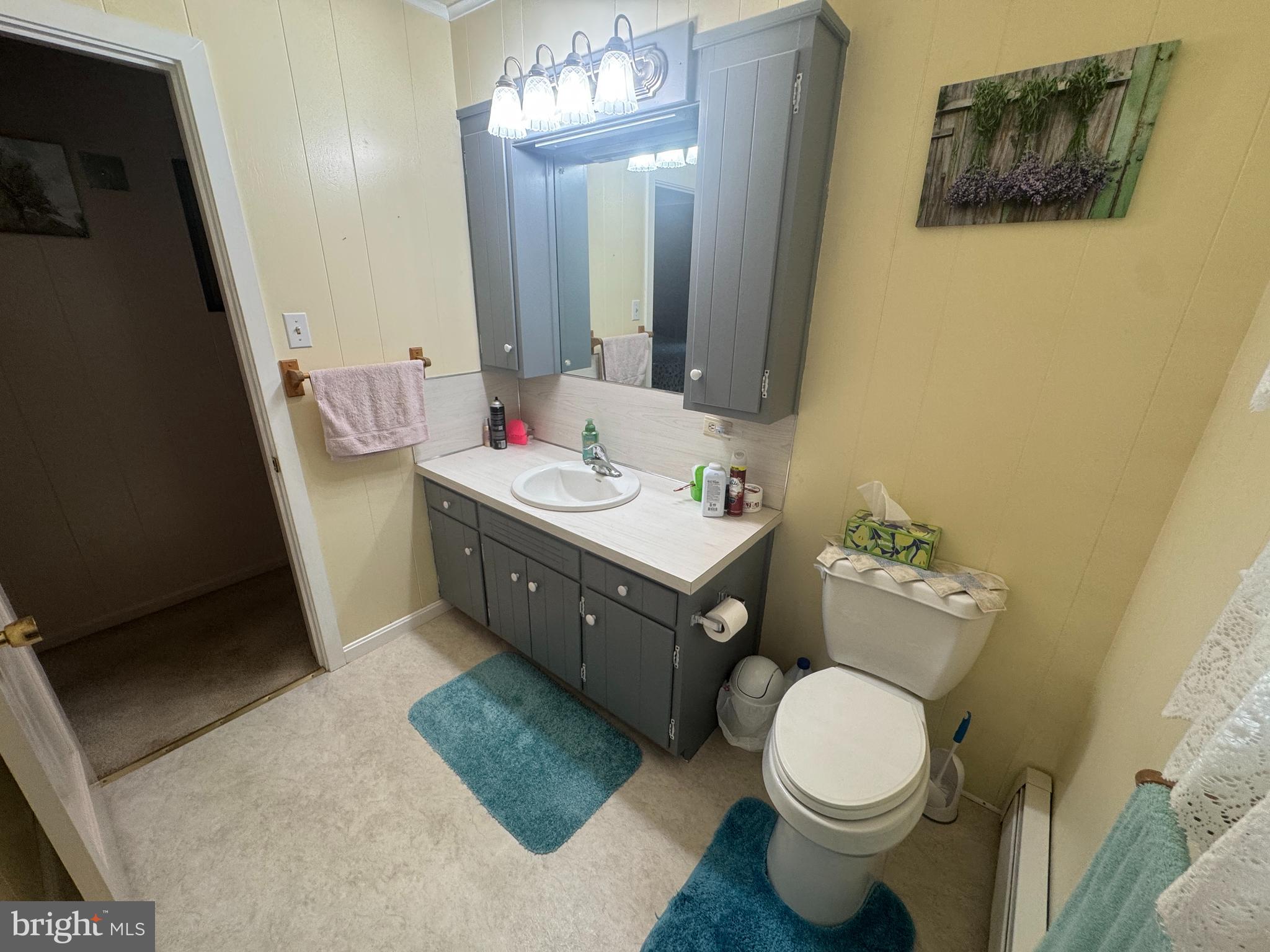18 Benedict Road Lancaster, PA 17603 - Photo 20 of 37 full bath - 1st floor