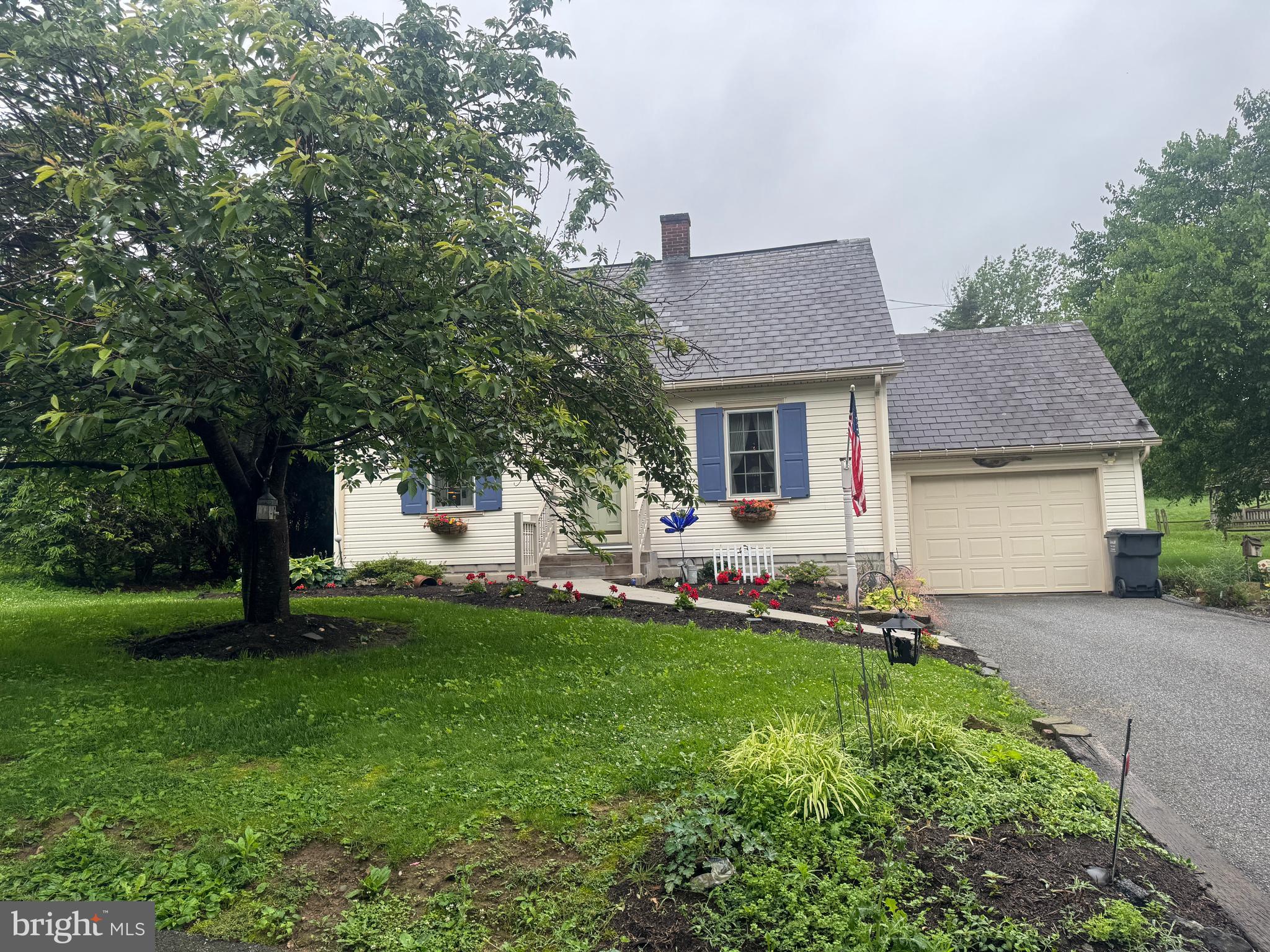 18 Benedict Road Lancaster, PA 17603 - Photo 2 of 37 Gallery Image 2