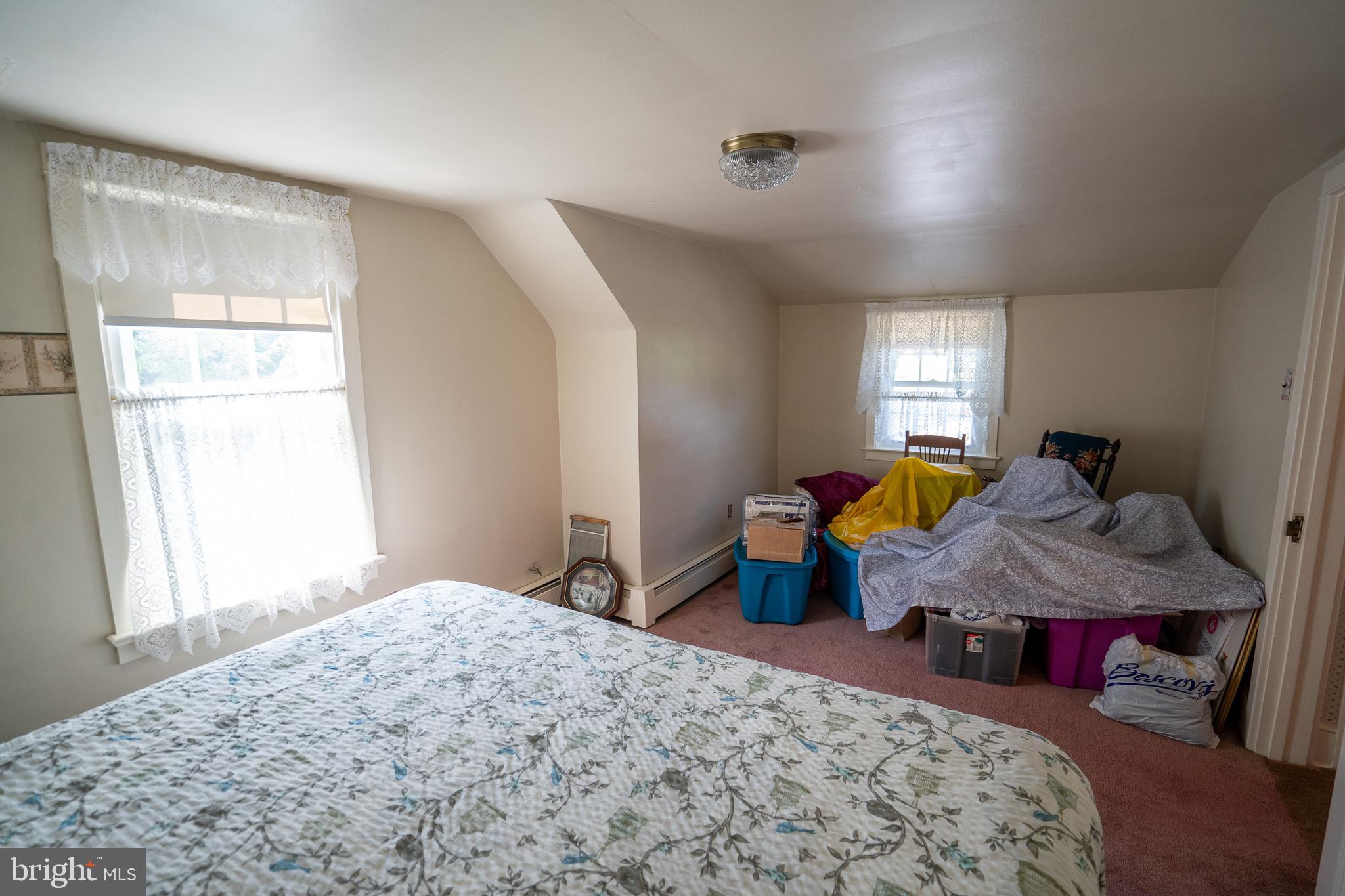 18 Benedict Road Lancaster, PA 17603 - Photo 29 of 37 2nd bedroom 2nd fl