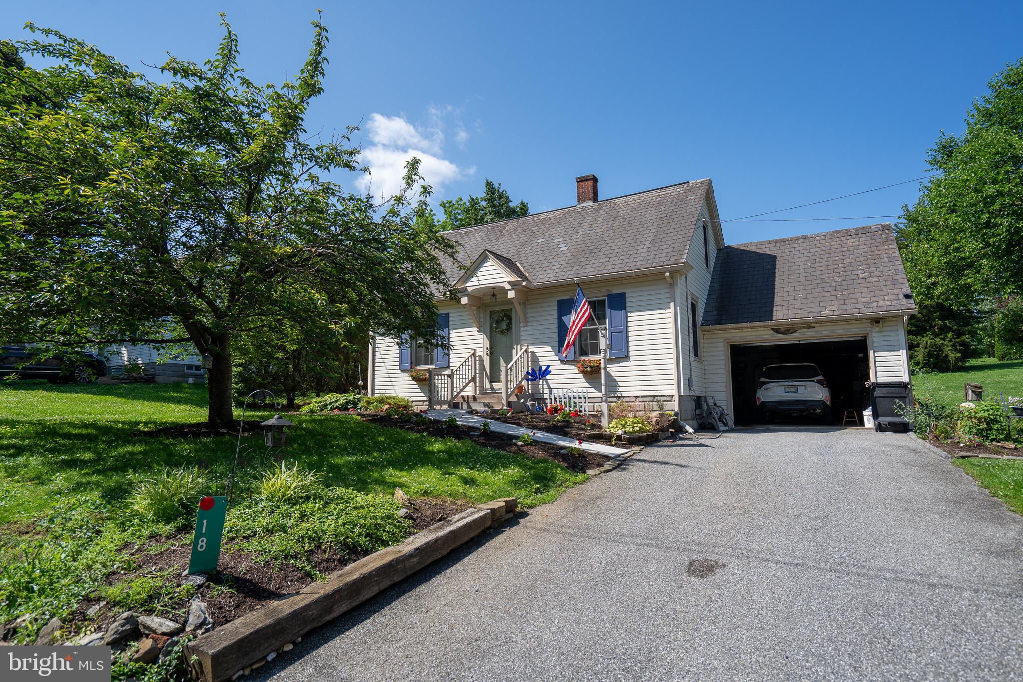 18 Benedict Road Lancaster, PA 17603 - Photo 3 of 37 Gallery Image 3